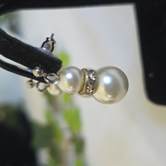 Elegant White Glass Pearl with Rhinestone Necklace Earrings and Bracelet Set - Picture 5 of 17